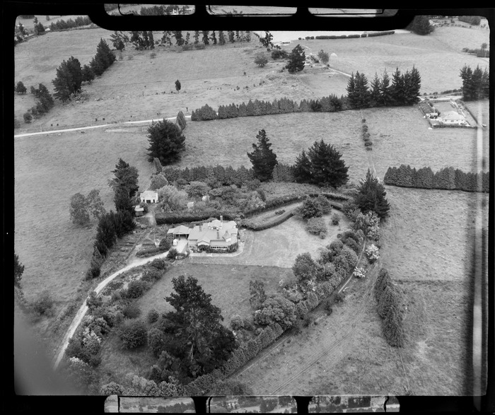 Aerial photograph from 1947 of the Glenholme homestead in its gardens, surrounded by open farmland
